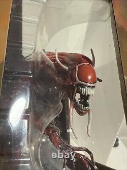 Aliens Genocide Red Queen Mother 15 Deluxe Action Figure NECA/READ