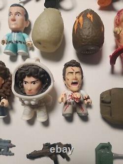 Aliens Nostromo Game Over Collection Titans Vinyl Figure Mixed-up Set of 25 & R