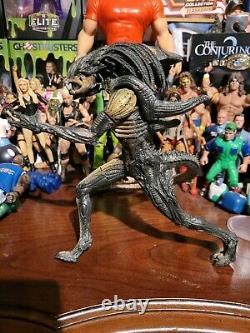 Aliens Vs. Predator Requiem AVP R Hybrid Predalien Action Figure 2007 Neca