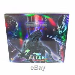Aliens vs Predator Requiem Alien with Facehugger Collectible Figure #MMS54
