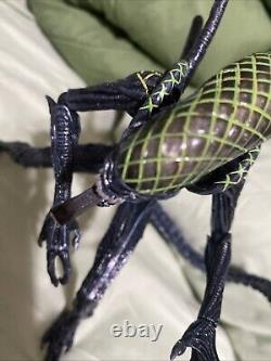 Avp Rivalry's Reborn Grid Xenomorph 100% Authentic