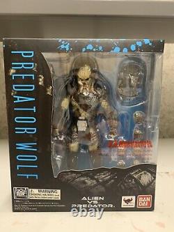 BANDAI ALIEN VS PREDATOR Predator Wolf S. H. MONSTERARTS AVP action Figure