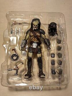 BANDAI AVP Predator Wolf S. H. MONSTERARTS AVP action Figure Read Description