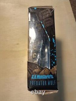 BANDAI AVP Predator Wolf S. H. MONSTERARTS AVP action Figure Read Description