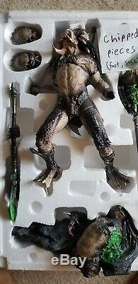 Bad Blood Predator Statue Figure 16 AVP Alien- Damaged