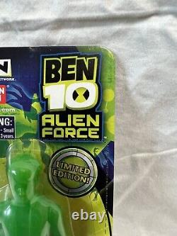 Ben 10 Alien Force Ben Tennyson limited edition Glow in the Dark Bandai 2010