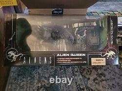 Brand New McFarlane Alien Queen Deluxe Figure Movie Maniacs 6 Xenomorph Sealed