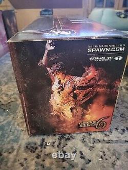 Brand New McFarlane Alien Queen Deluxe Figure Movie Maniacs 6 Xenomorph Sealed