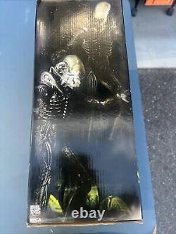 CLASSIC ALIEN 18 FIGURE NECA TOYS 2008 NIB. (Storage)