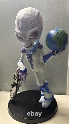 Destroy All Humans Crypto-137 Collector Edition Statue 24 Tall Alien UFO