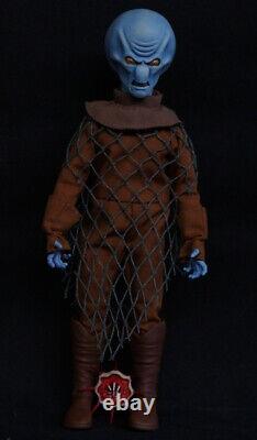 Distinctive Dummies Without Warning The Alien 1/9 Scale Action Figure