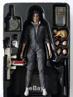 ELLEN RIPLEY (Alien) Hot Toys 1/6 Scale Figure
