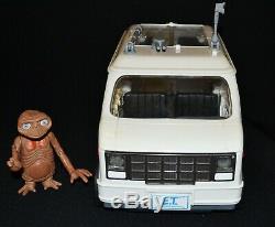 ET Extra-Terrestrial Interactive Van & Talking E. T Figure Universal Studios 2001