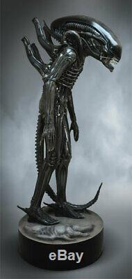 HCG 11 Scale Alien Big Chap Life Size Statue Hollywood Collectibles PRE-ORDER