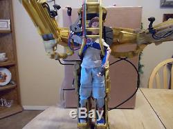 HOT TOYS MMS39 ALIENS POWER LOADER WITH 12 ELLEN RIPLEY 1/6th SCALE FIGURE