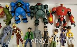 HUGE Lot of Ben 10 Ultimate Alien Figure Lot 29 Figures SEE PICTURES