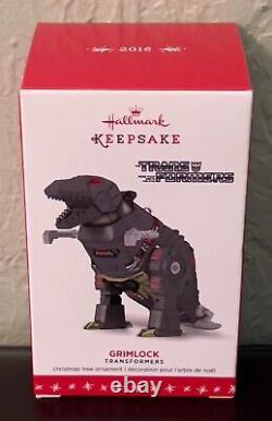 Hallmark Keepsake NYCC Exclusive Christmas Ornament Lot with ALIEN & BATMOBILE