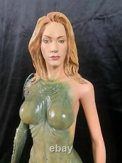 Hollywood Collectibles Group Aliens H. R Giger Gig Species Sil Statue Figure Ex