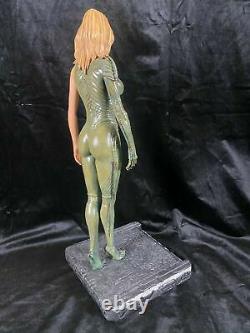 Hollywood Collectibles Group Aliens H. R Giger Gig Species Sil Statue Figure Ex