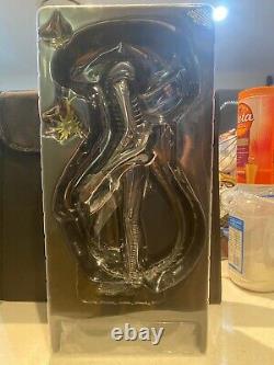 Hot Toys 30th anniversary of Aliens ALIEN WARRIOR 1/6 Scale Figure MMS 354