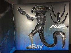 Hot Toys AVP Alien vs Predator Grid Alien MMS28 (Brand New, Pristine Condition)