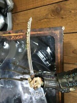 Hot Toys AVP SAMURAI PREDATOR 1/6 12 Alien Vs Action Figure Statue Sideshow