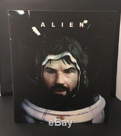 Hot Toys Alien Captain Dallas 1/6 Movie Masterpiece MMS63