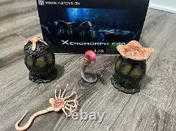 Hot Toys Alien Warrior MMS354 Aliens 1/6 Figure with Fire Girl Toys Xenomorph Eggs
