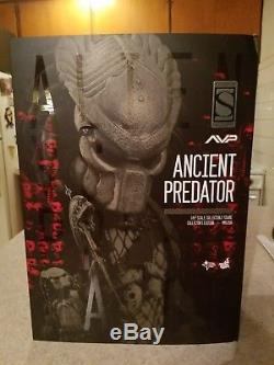 Hot Toys Alien vs. Predator Ancient Predator 2.0 1/6th scale mms250 AVP used