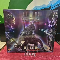 Hot Toys Alien with Facehugger 12 Figure Aliens VS Predator Requiem MMS54 1/6