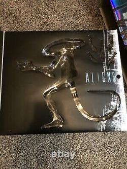 Hot Toys Aliens Alien Warrior MMS38 1/6 Scale Figure Used Condition US