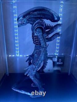 Hot Toys Big Chap Alien 1/6 scale movie masterpiece