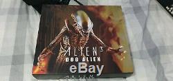 Hot Toys Dog Alien 1/6 Scale Not Warrior with 6 x Alien eggs and 2 face huggers