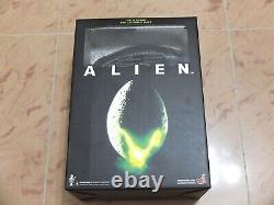 Hot Toys HTB05 Bust 1/4 Scale Collectible Alien Big Chap Alien NEW