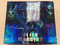 Hot Toys MMS 17 AVP Aliens vs Predator Alien Warrior 14 inch Action Figure NEW