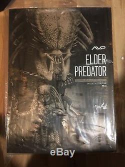 Hot Toys MMS 325 Alien VS. Predator AVP Elder Predators 14 inch 1/6 Figure