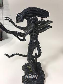 Hot Toys MMS354 Aliens 1/6th scale Figure Alien Warrior Version 2.0 US MIB