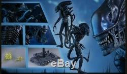 Hot Toys MMS354 Aliens Alien Warrior 1/6 Action Figure sixth scale NEW in shippe