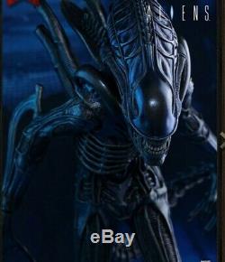 Hot Toys MMS354 Aliens Alien Warrior 1/6 Action Figure sixth scale NEW in shippe