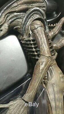 Hot Toys Mms106 Alien Big Chap 1/6th Collectible Figure
