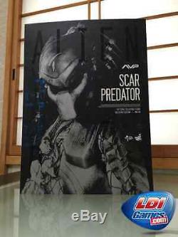 Hot Toys Scar Predator Alien vs. Predator 1/6 Scale MMS190 box damage