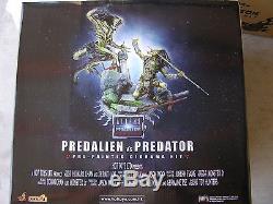 Hot Toys Sideshow Diorama Aliens vs Predator Requiem -Predalien Predator