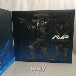 Hot toys Mobie Masterpiece AVP Alien vs Predator Alien Warrior