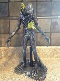 Hot toys aliens alien warrior 1/6 scale collectible figure