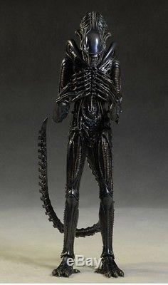 Hot toys aliens alien warrior MMS 354 1/6 scale figure