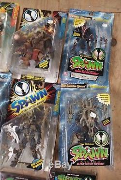 Huge LOT of 33 SPAWN Ultra Action Figure Alien Spawn mixed no duplicates