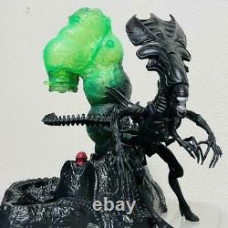 KENNER Alien vs Predetor Queen Hive Set Figure Toy