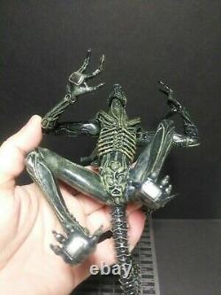 Kotobukiya Alien Warrior Drone ArtFX Statue 1/10 Scale Aliens Action Figure Used