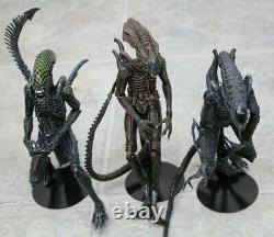 LOT OF 3 NECA Aliens Action Figure Genocide Warrior, Grid Alien, Warrior (Brown)