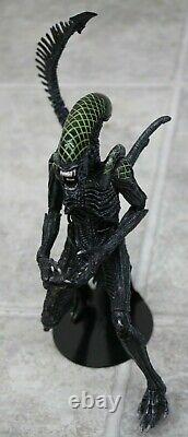 LOT OF 3 NECA Aliens Action Figure Genocide Warrior, Grid Alien, Warrior (Brown)